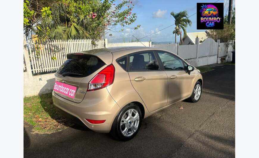 FORD FIESTA /2016/ESSENCE/AUTOMATIQUE/34800 km