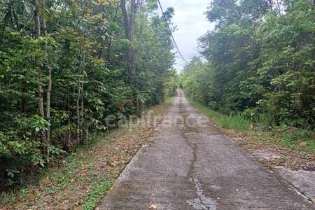 Terrain proche de Deshais (971)