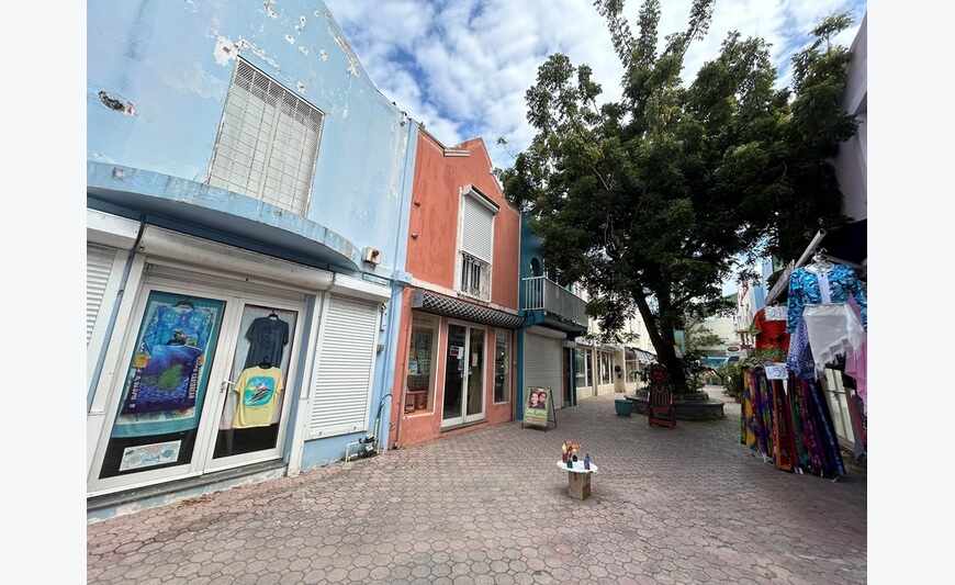 Retail Store in Front Street Village