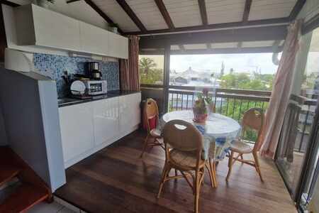 Bas du Fort, bel appartement duplex T3 piscine plage à pied