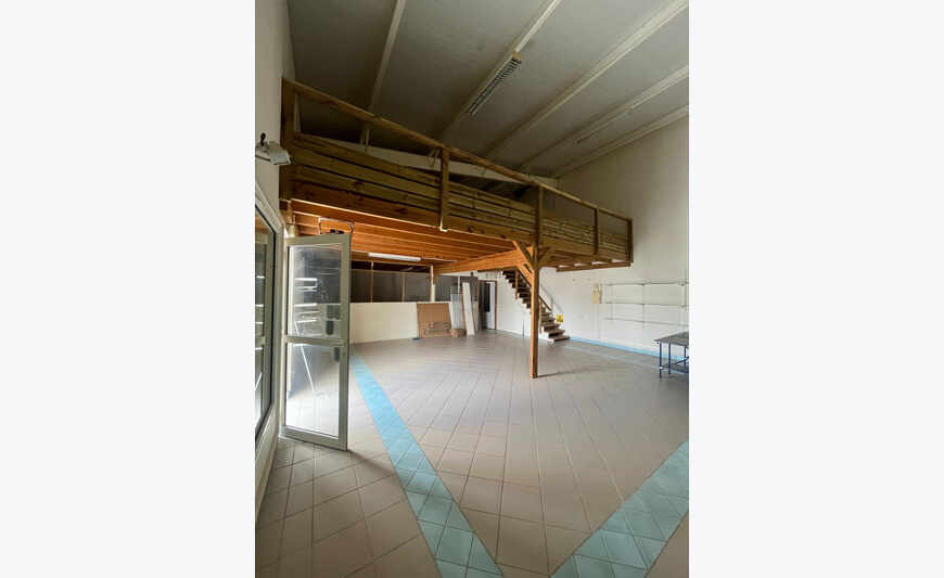 LOCAL COMMERCIAL A LOUER HOPE ESTATE