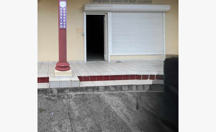 LOCAL COMMERCIAL HOPE ESTATE