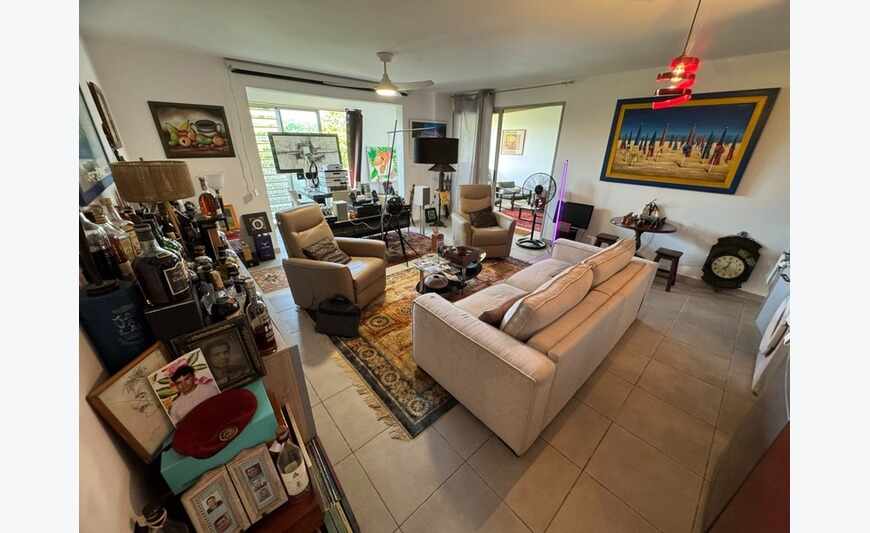 Coup de coeur pour ce splendide T2 de 81 M2 dont 52m2