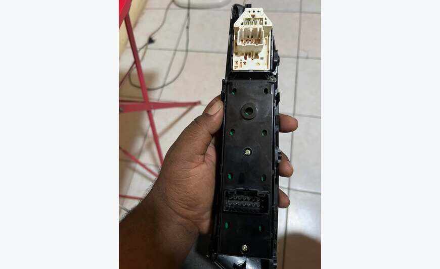 Bouton interrupteur leve vitre pour HYUNDAI IX35