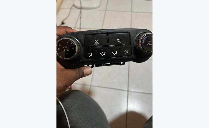 Commande de chauffage climatisation HYUNDAI IX35