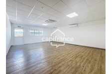 À Louer - Bureaux 56 m² - Le Village De Jarry - Baie-Mahault