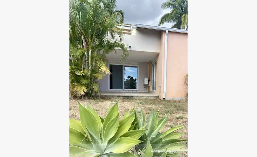 Appartement T4 en Duplex avec terrasse et jardin.