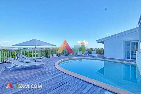 Ocean View Villa: 3-Bedroom with 2-Bedroom Apartment