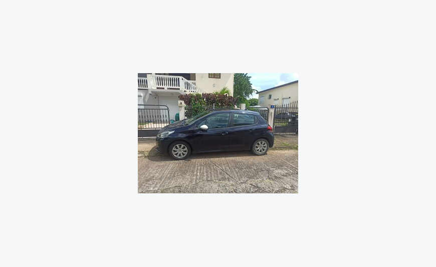 PEUGEOT 208 ESSENCE 1,2 PURETECH 82CV 12/2018