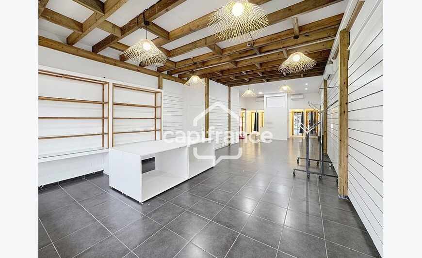 À Louer - Local Commercial 130 m² - Le Village De Jarry -