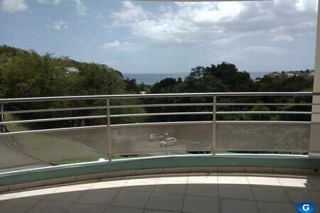 Appartement 3 Pièces Avec Box Cave et Parking