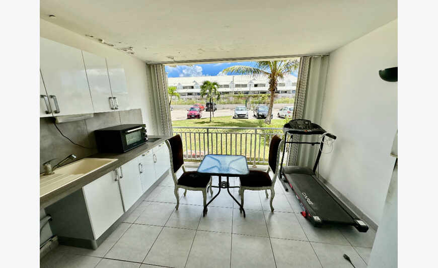 Baie Nettlé – Rez-de-jardin à rafraichir