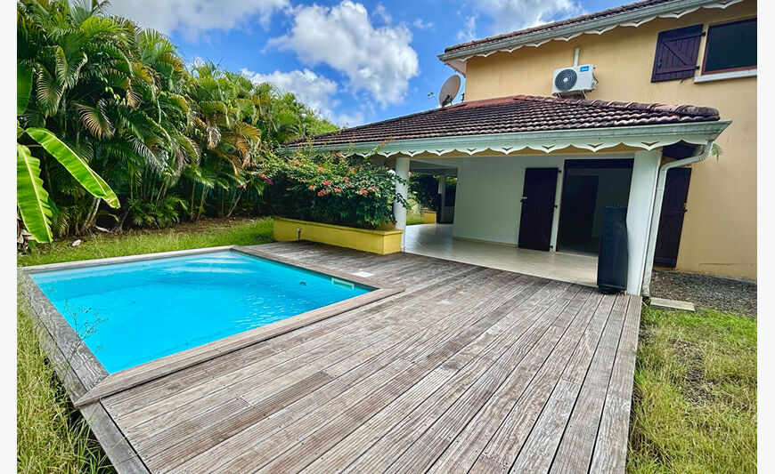 Maison T5 avec piscine dans résidence sécurisée aux