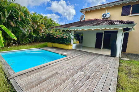 Maison T5 avec piscine dans résidence sécurisée aux