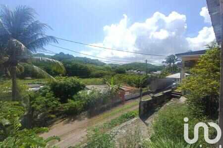 Terrain 223 m²