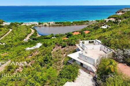 Exceptional 10,000 m² plot – Panoramic sea view & approved