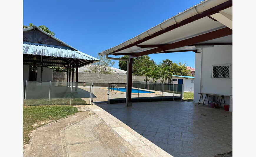 Remire Montjoly Maison T4 avec Piscine de 137.24 m2 + Apt T2