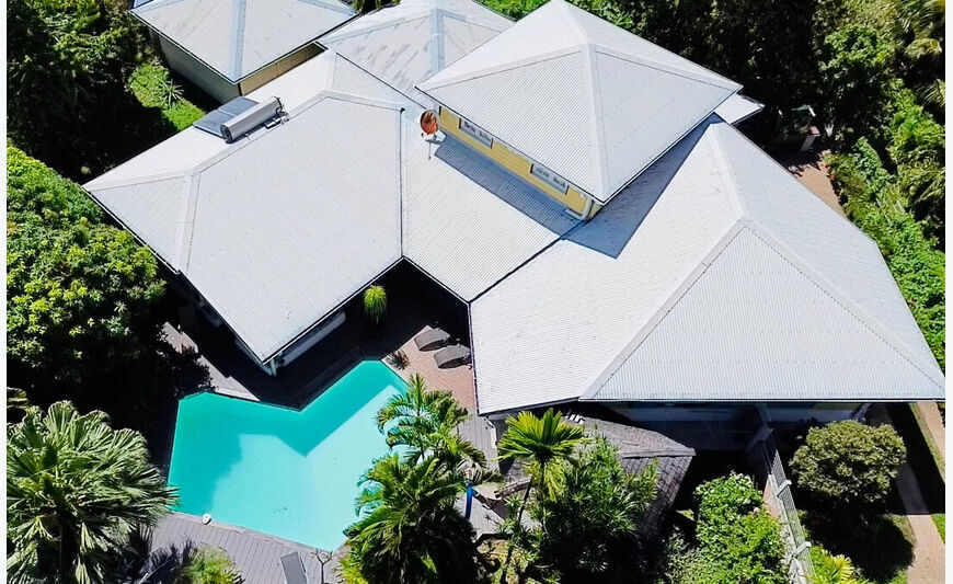 Villa créole avec piscine, Spa et deux bungalows - Un havre