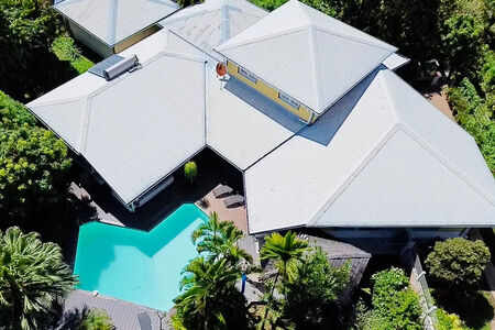 Villa créole avec piscine, Spa et deux bungalows - Un havre