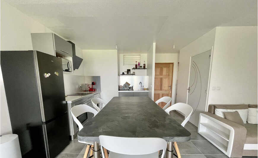 Joli Appartement 2 pièces rénové avec vue mer