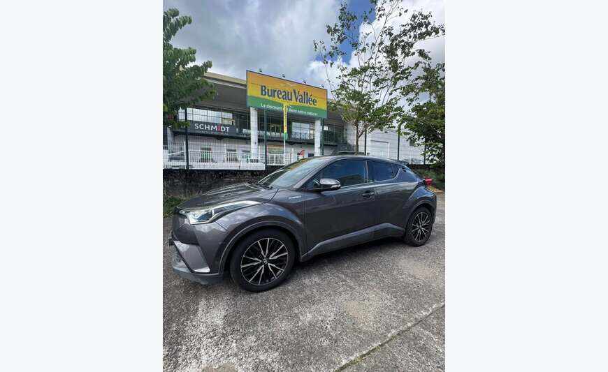 SUV TOYOTA C-HR HYBRIDE AUTOMATIQUE