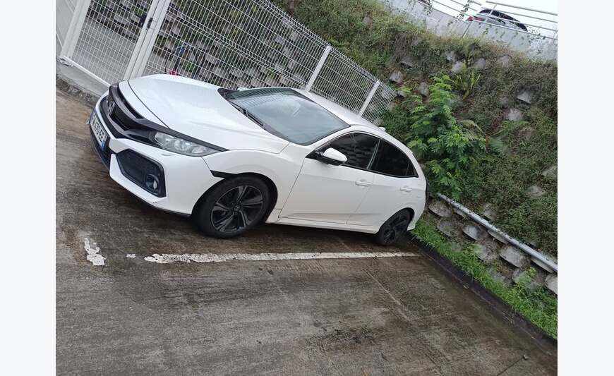 Honda civic executive 10th gen 126hp 1L vtec blanche nacrée