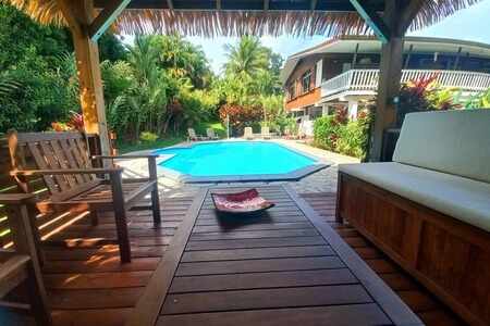 Domaine, villas et appartements, piscine, 9 pièces Petit