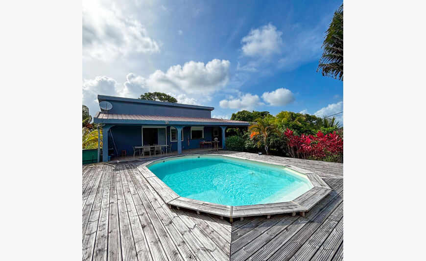 Maison T4 avec vue mer, piscine et appartement T2 au Robert