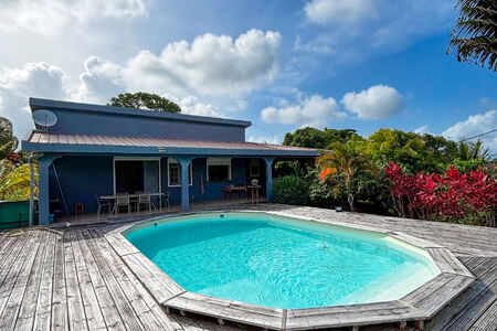 Maison T4 avec vue mer, piscine et appartement T2 au Robert
