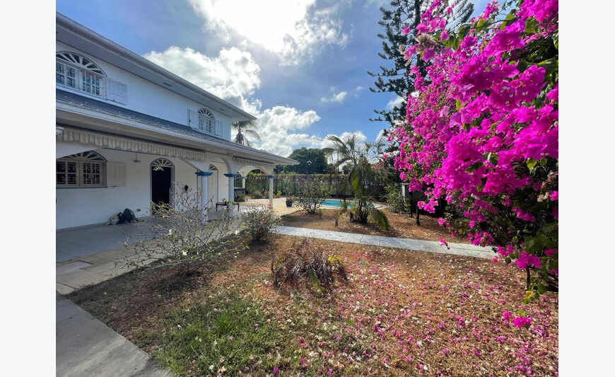À Kourou, maison en location 2400 Eur par mois