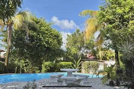 Maison De Type F4 Avec Piscine Quartier Calme